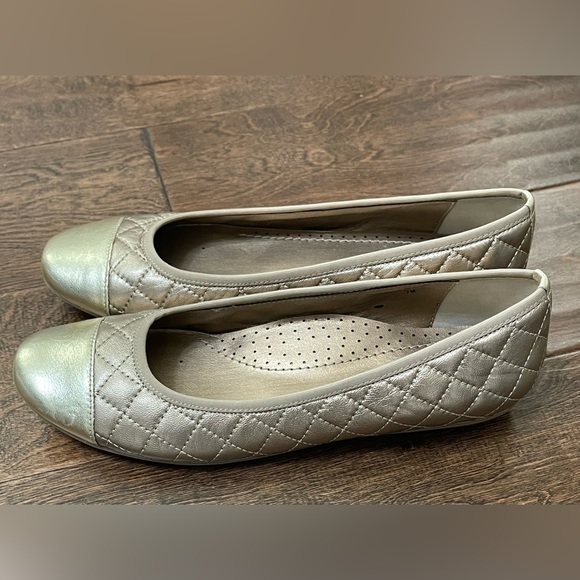 VANELi Bronze/Gold Serene Quilted Leather Flats Size 7 - Picture 4 of 10